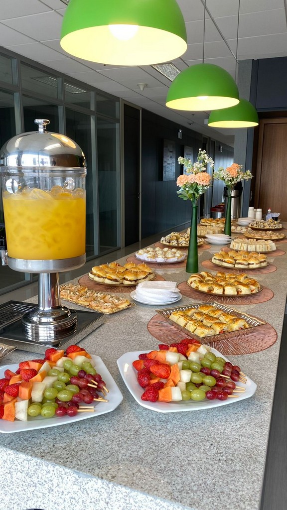 Mesa de frios e petiscos em Porto Alegre